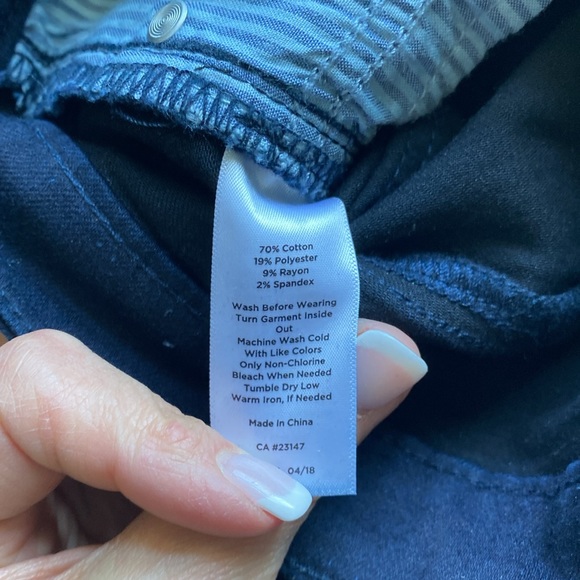 Talbots, dark blue wash, size 6 high-rise jegging ankle - Picture 4 of 4